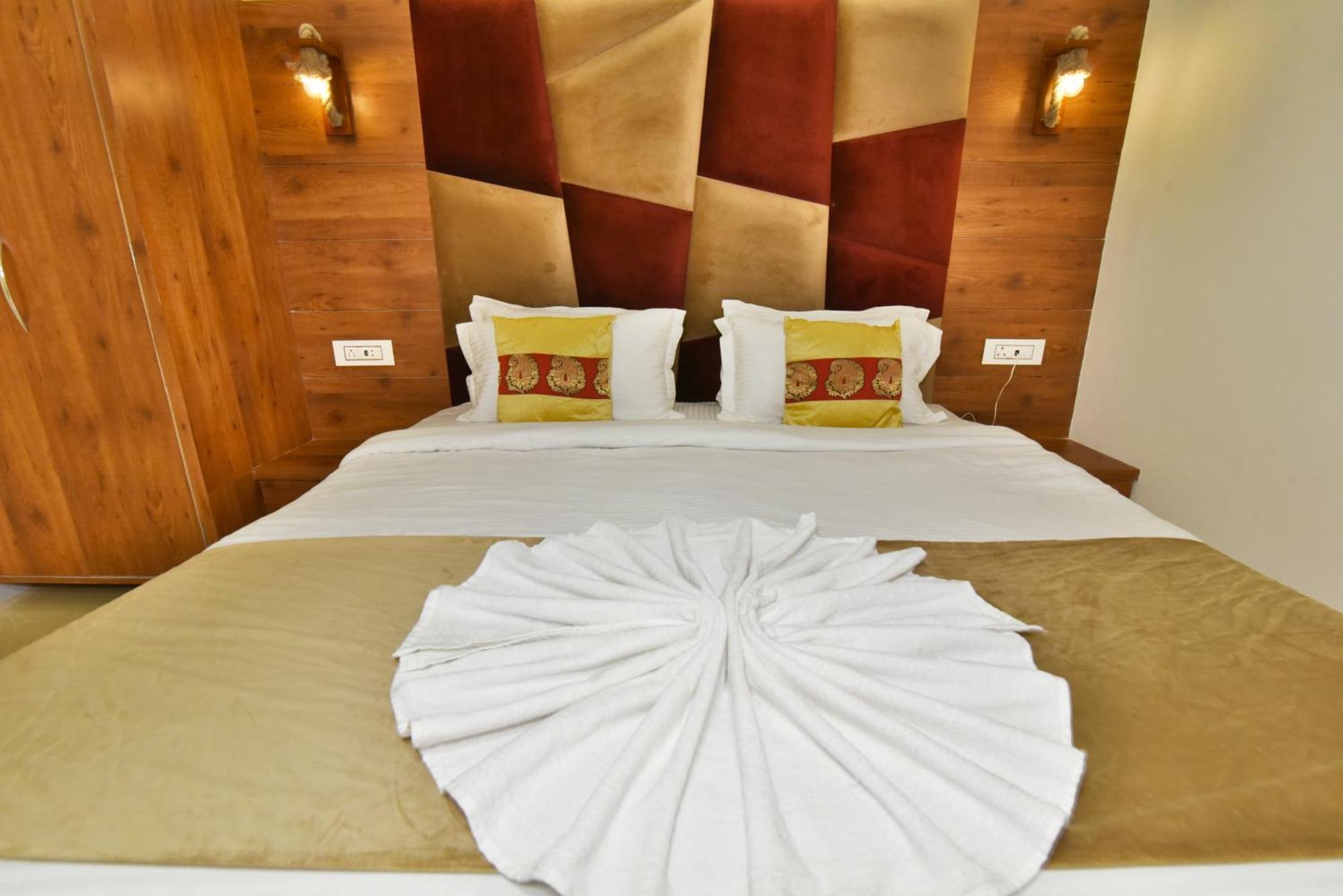 Hk Backpackers-Luxury Rooms & Dormitory Amritsar Exterior foto